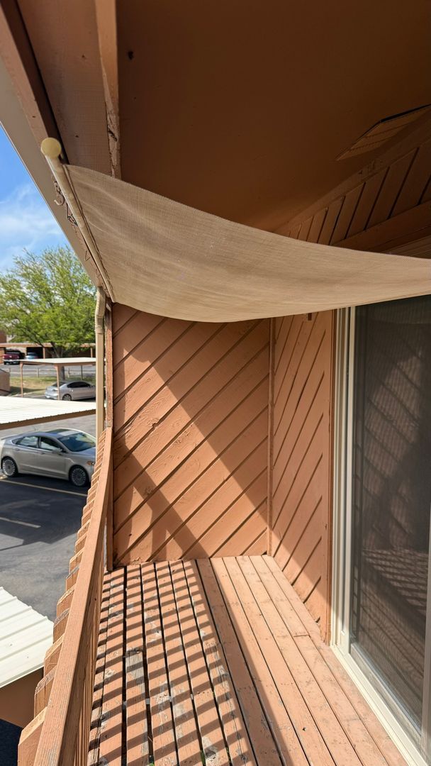 Building Photo - 3 Bed 2 1/4 Bath Townhome