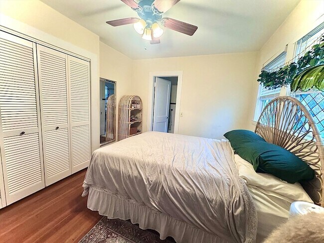 Building Photo - 2 Mapleton St