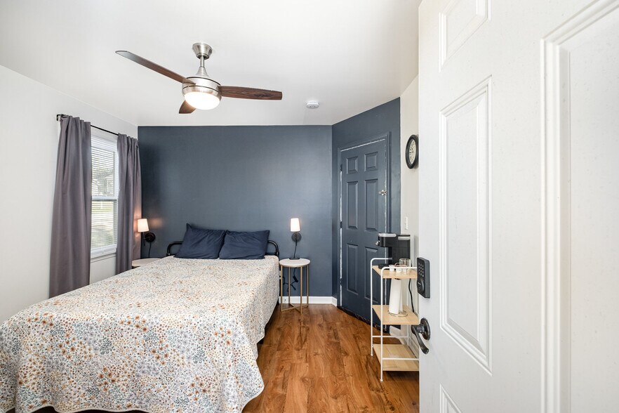 Building Photo - 209 Nowlin Dr