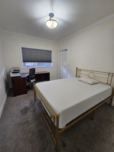 Building Photo - 927 S Wooster St