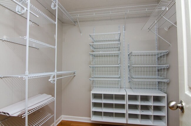 Building Photo - 1912 Portview Dr