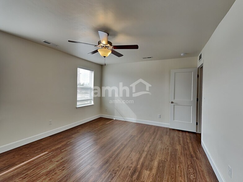 Building Photo - 1511 S Horton St