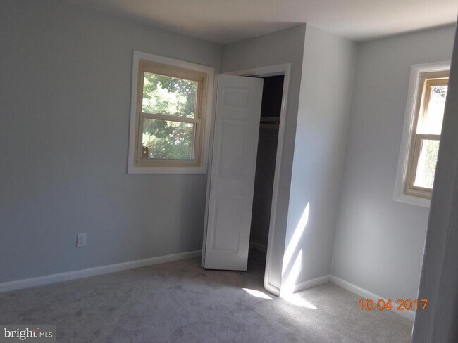 Building Photo - 3005 Normandy Ave