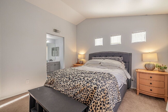 Building Photo - 3 Bedroom Home in The Gated Marigold Tract...