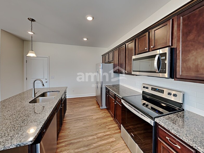 Building Photo - 3114 Esquire Dr