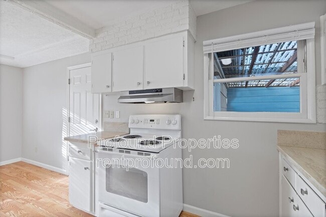 Building Photo - 3539 N Arlington Pl