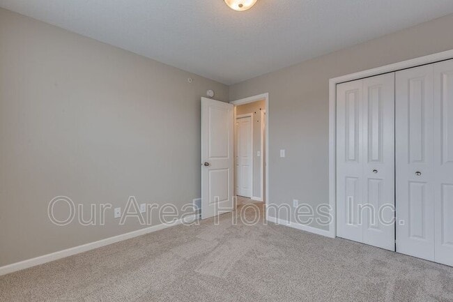 Building Photo - 591 William St