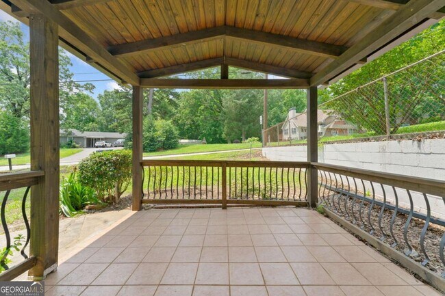 Building Photo - 119 McBee St