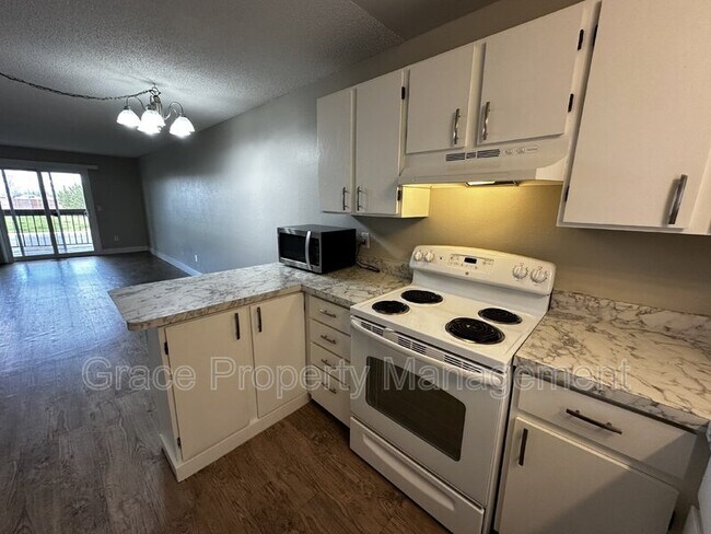 Building Photo - 2740 W 86th Ave