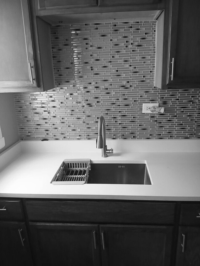 Building Photo - 9601 S Harvard Ave