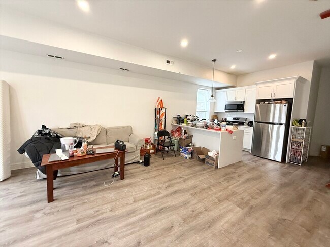 Building Photo - 301-305-305 Dudley St