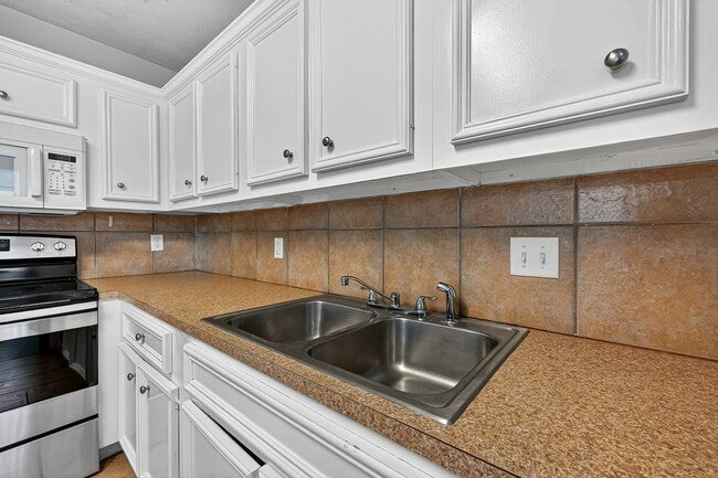 Building Photo - 10035 Morocco Rd