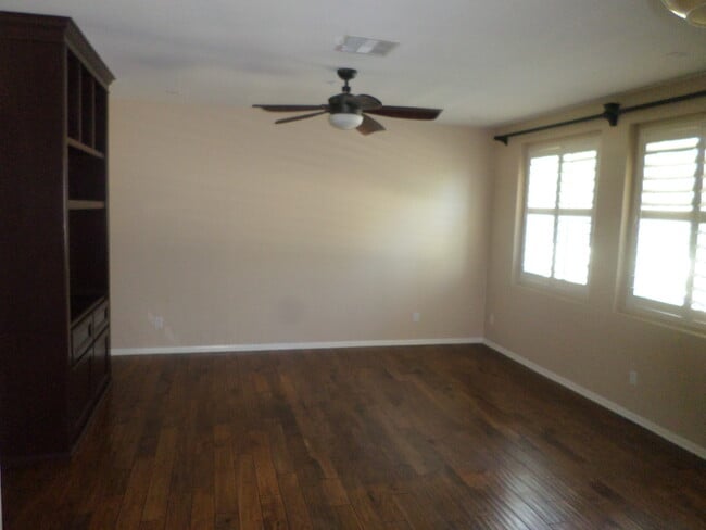 Building Photo - Gorgeous Harveston Townhome - Just across ...