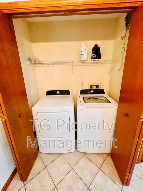 Building Photo - 4112 Hollister Pl