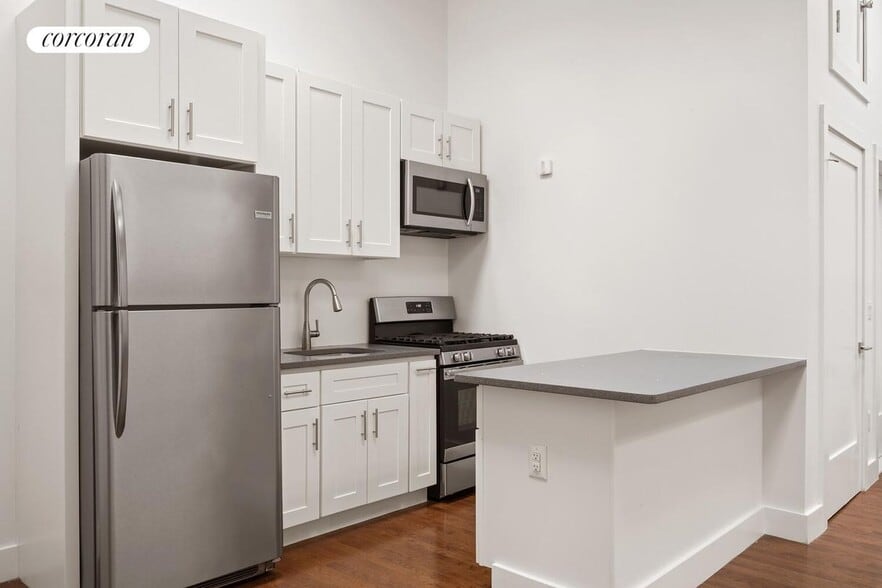 Building Photo - 241 Bedford Ave