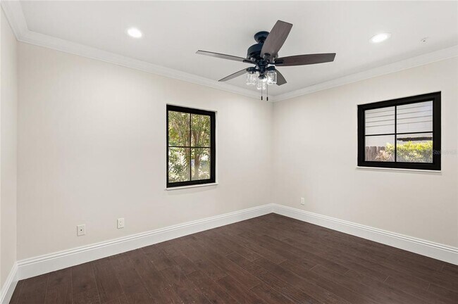 Building Photo - 648 Fitzwalter Dr