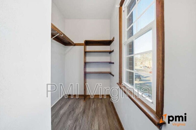 Building Photo - 705 Mill Landing Rd