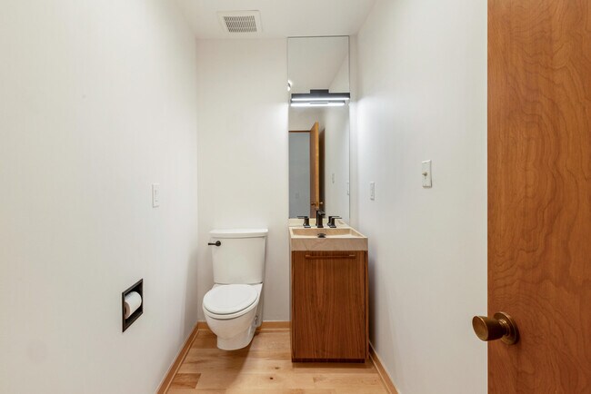 Building Photo - 9200 N Tennyson Dr