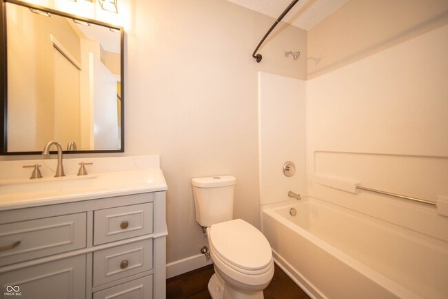 Building Photo - 1566 Howell Dr