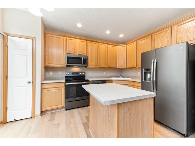 Building Photo - 15726 Frisian Ln