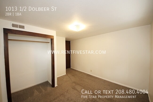 Building Photo - 1013 1/2 Dolbeer St-