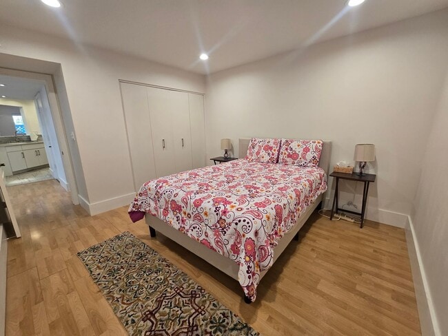 Building Photo - Furnished, 1-Year Long-Term Rental