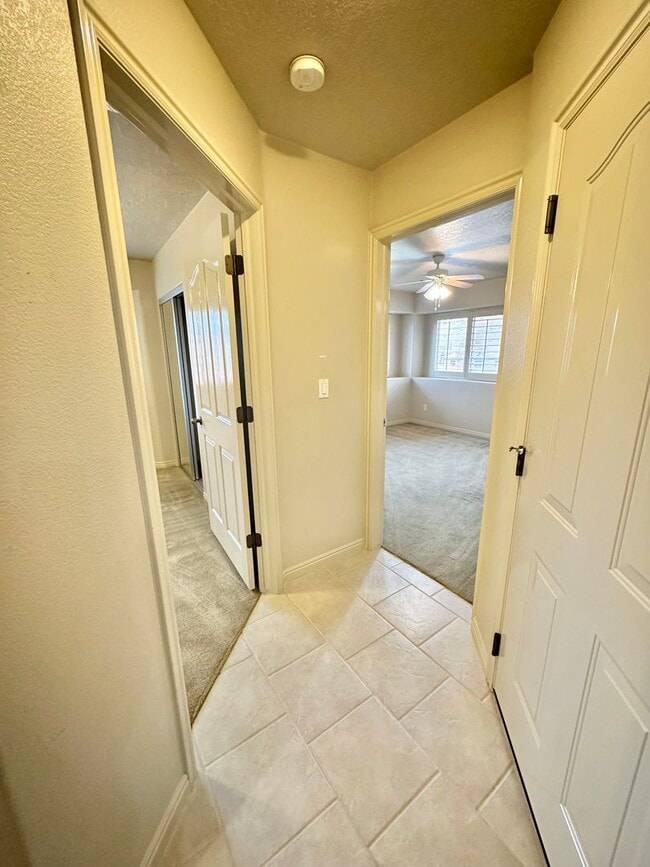 Building Photo - 3 Bedroom Home + an office on Southgate Golf Course.