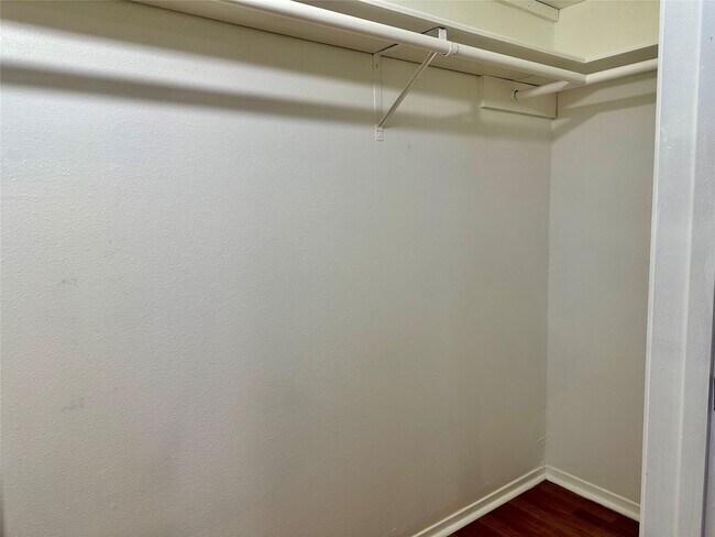 Building Photo - 1715 Moritz Dr