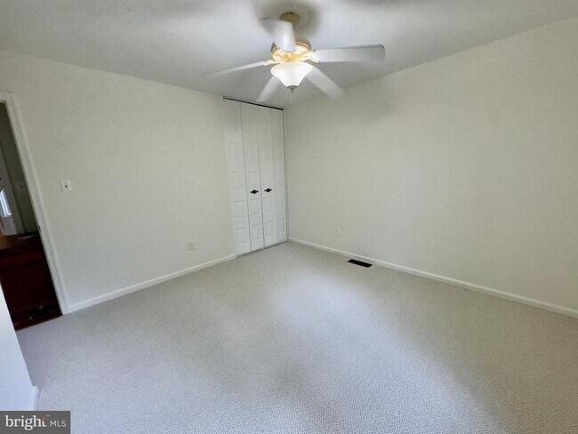 Building Photo - 15712 Edgewood Dr