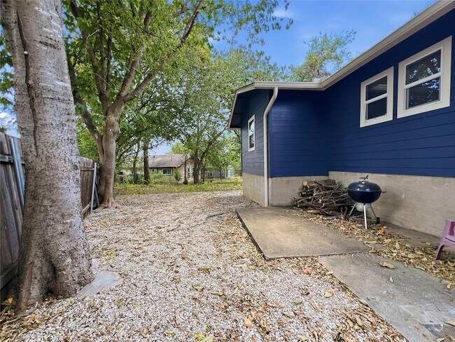 Building Photo - 7107 Dan-Jean Dr