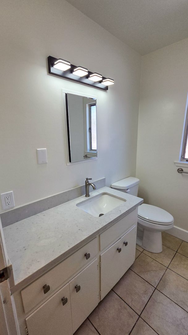Building Photo - East Whittier 3 Bed 1.5 Bath House With Remodeled Kitchen and Bathrooms Available Now!