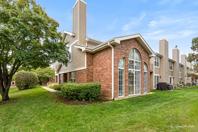 Building Photo - 522 W Happfield Dr