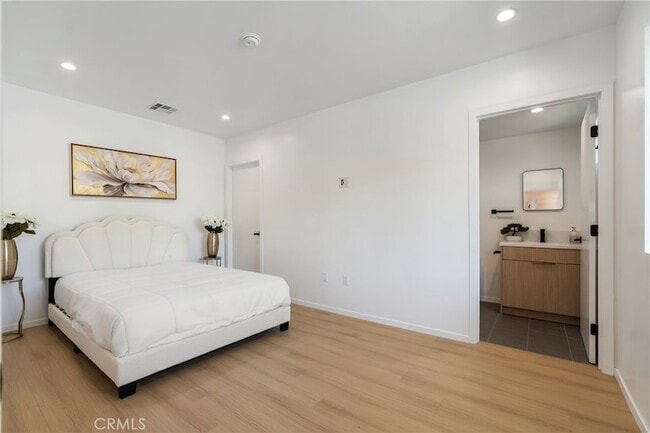 Building Photo - 2517 Alsace Ave