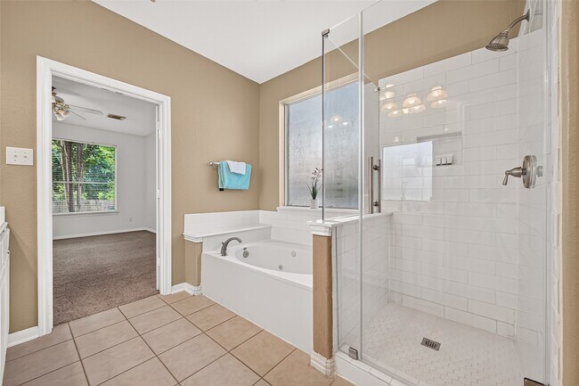 Building Photo - 2710 Five Oaks Dr