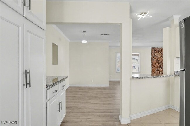 Building Photo - 313 Fox Cir