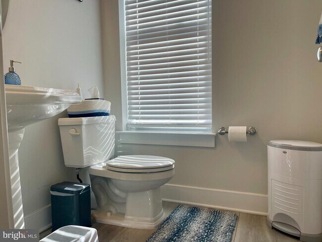 Building Photo - 23006 Sullivans Cove Sq