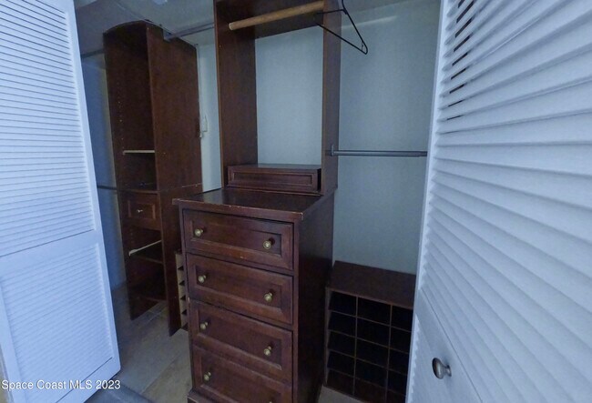 Building Photo - 3135 Shady Dell Ln