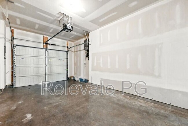 Building Photo - 4028 Rivermere Ln