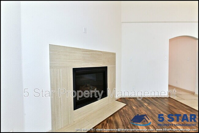 Building Photo - 5005 Moon Ranch Ln