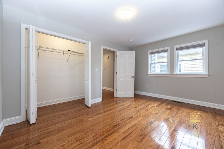 Building Photo - 1495 Hyde Park Ave
