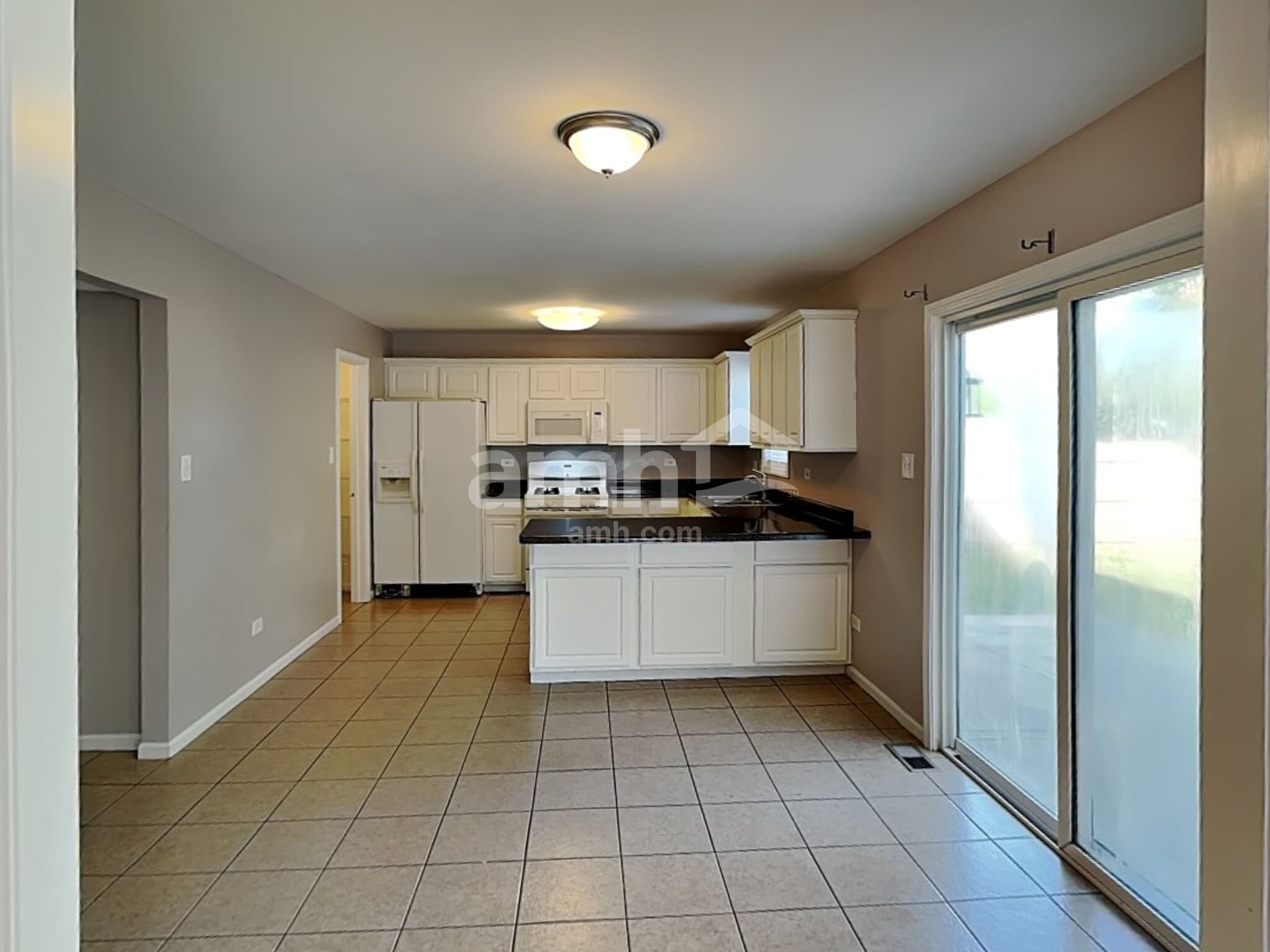 Building Photo - 5301 Meadowbrook St