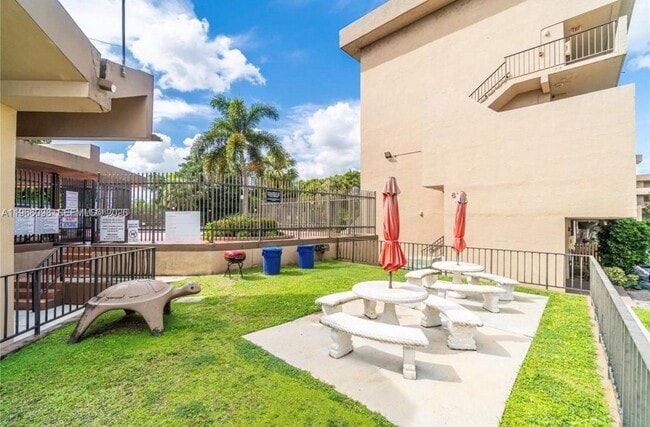 Building Photo - 830 NW 87th Ave