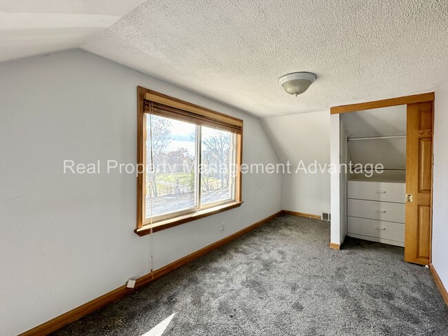 Building Photo - Charming Royal Oak Rental – Modern Comfort...