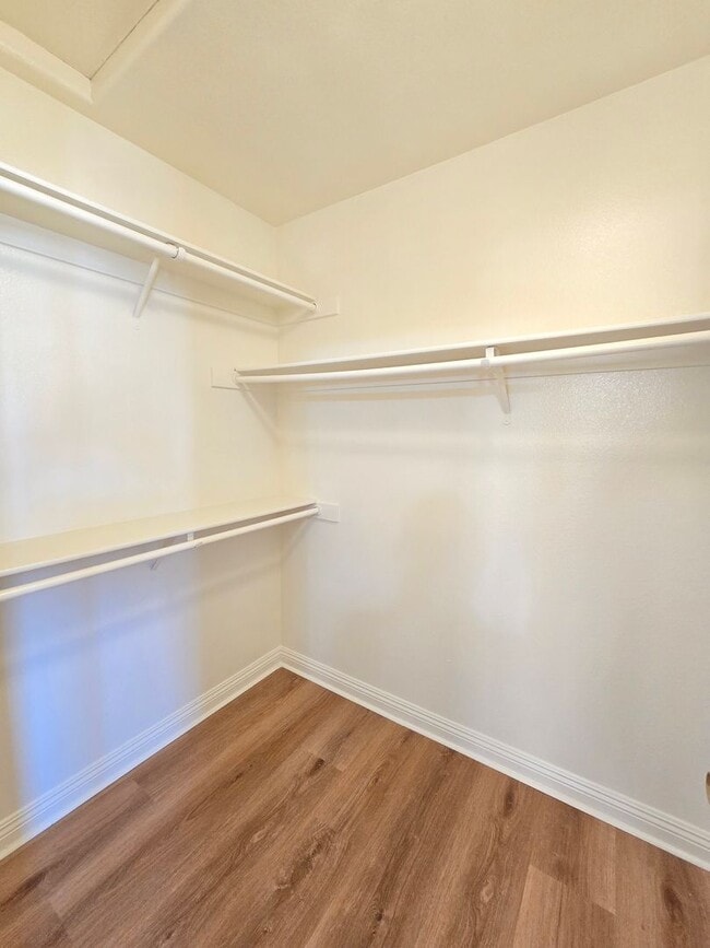 Building Photo - 4 bedroom / 2 bathroom / Open Floor Plan House/ New Vinyl Flooring throughout the house