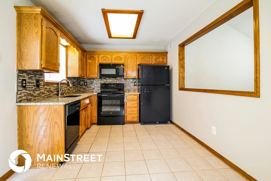Building Photo - 1502 Willow Dr