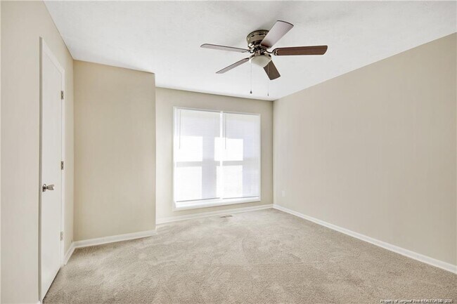 Building Photo - 5940 Laguna Dr