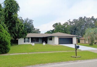 Building Photo - 727 Gilda Dr