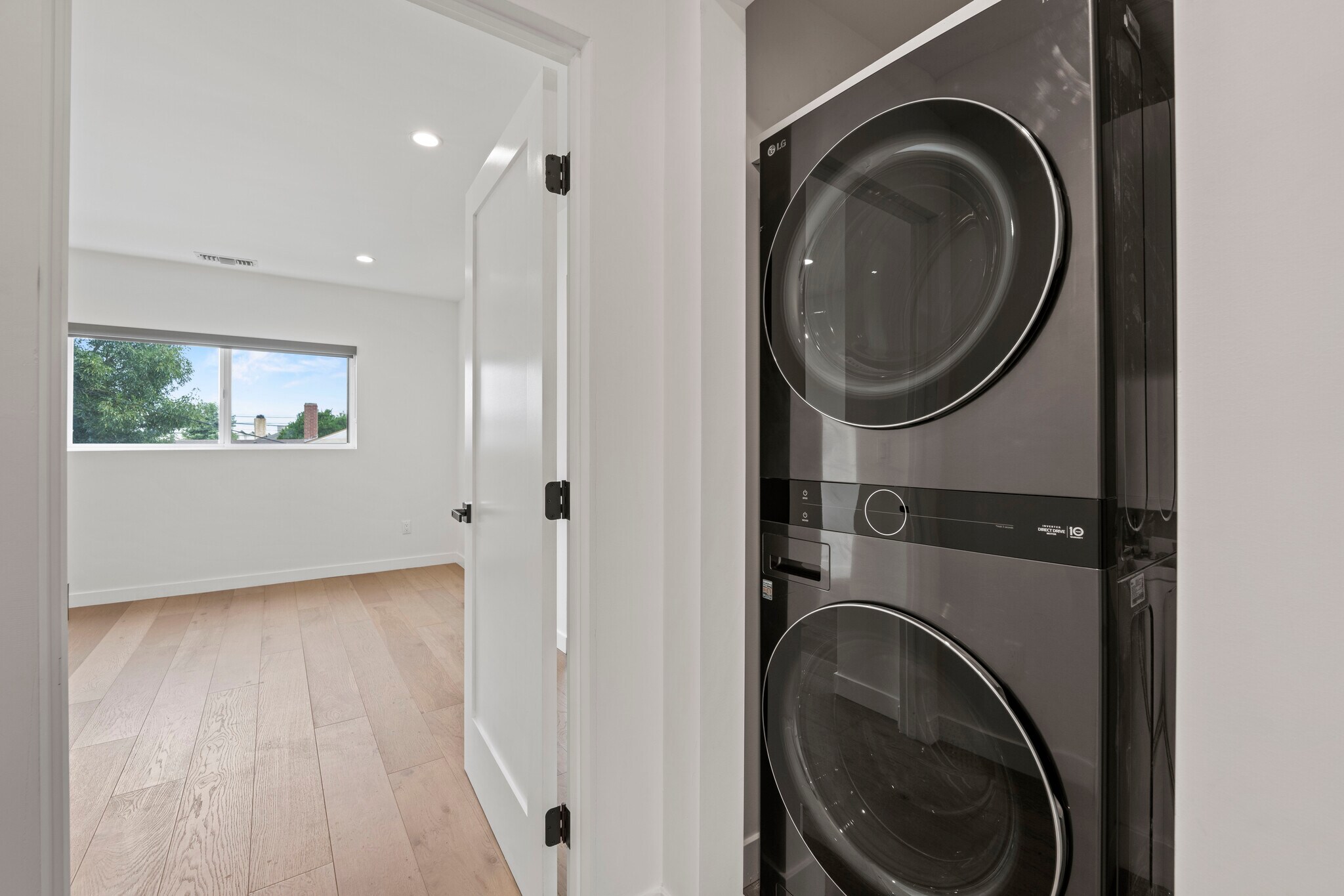 Building Photo - 8104 Paso Robles Ave