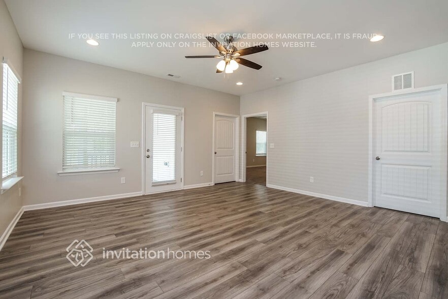 Building Photo - 6809 Shane Dr