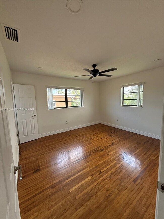 Building Photo - 3500 SW 87th Pl